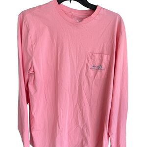 Vineyard Vines “Toss One Back” Graphic Long Sleeve Tee – Coastal Cool in Pink